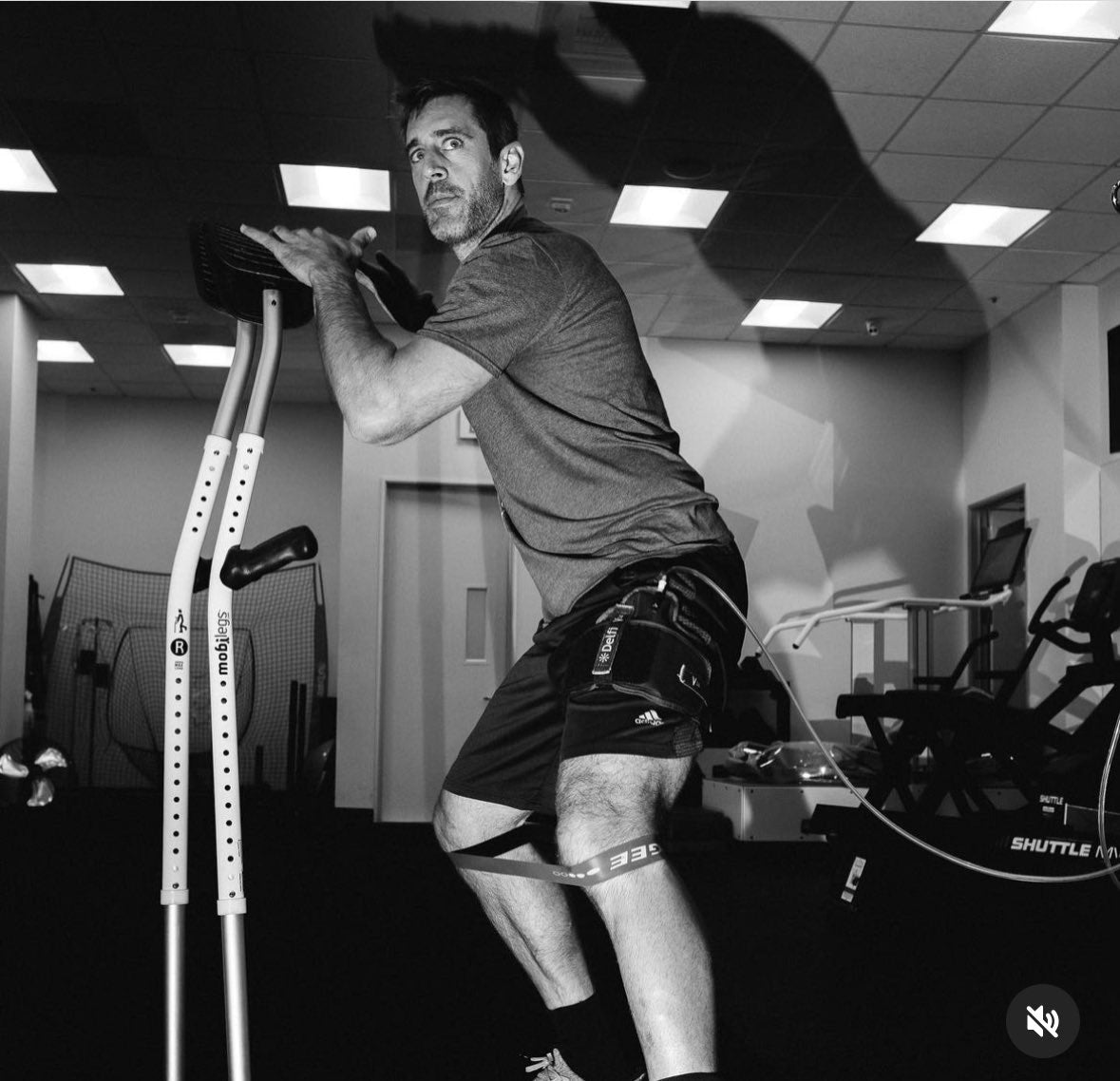 Aaron Rodgers using Mobilegs.